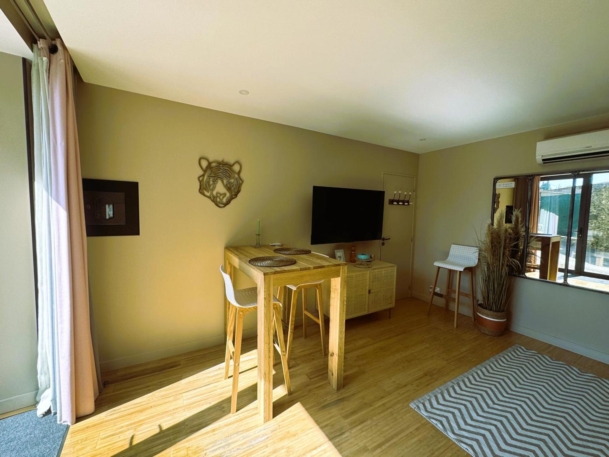 Le Dix - Classic Room - Vallabrix Proche Uzes Dış mekan fotoğraf